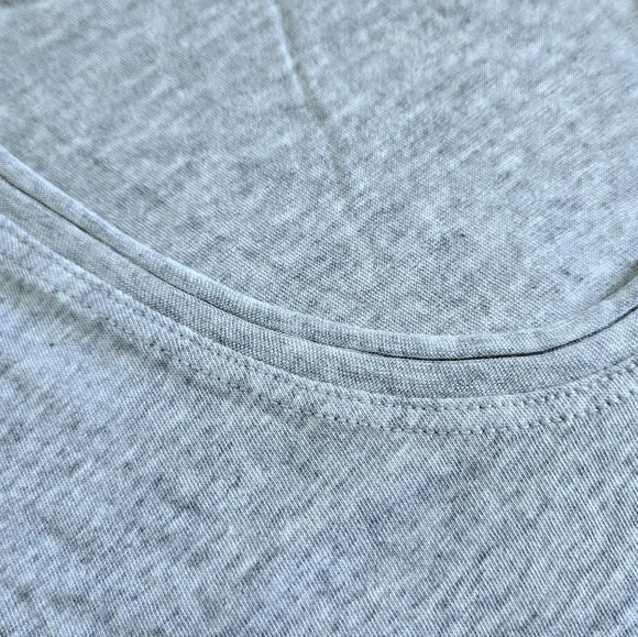 Vince Not-So-Basic Heather Grey🩶 "Tissue" Tee👕 - NWT - Picture 4 of 13